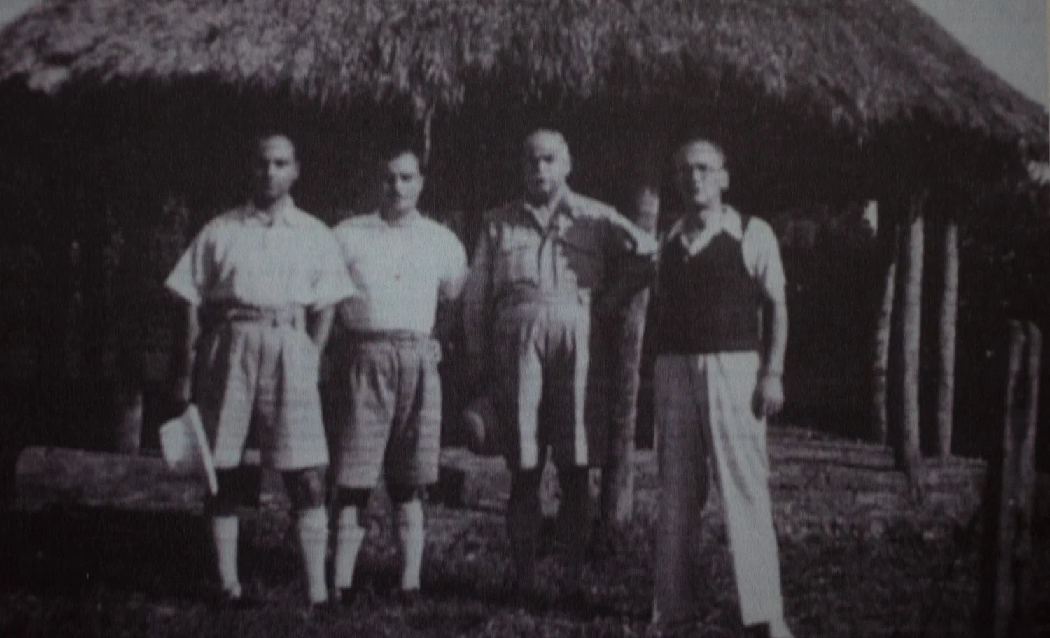 The internees during their deportation in Uganda