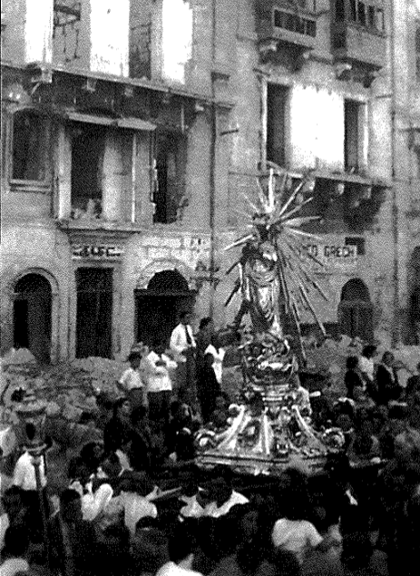 The statue of Marija Bambina on its way back to Senglea 